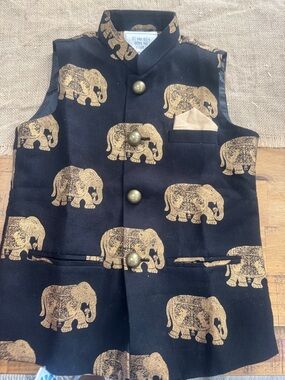 Boys Black and Gold Elephant Print Button-Front Nehru Vest, gorgeous, brand new